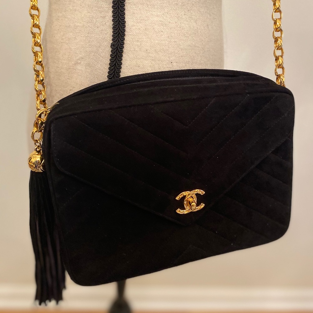 Vintage Authentic Chanel Black Suede Purse - Picture 3 of 16